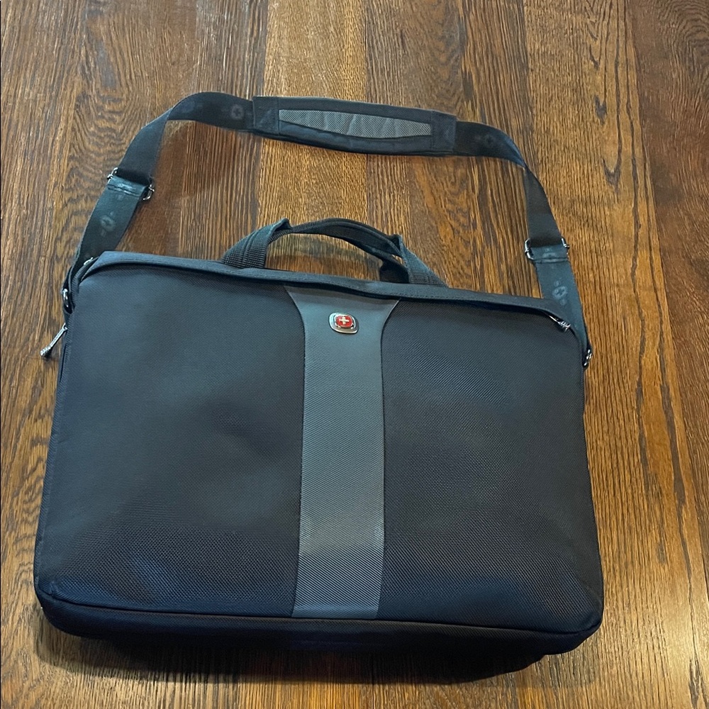 SwissGear Dual-Tone Laptop Bag